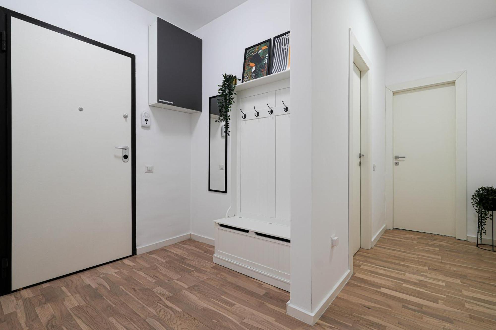Gabi - Chic Apt With Parking Close To Veranda Mall Бухарест Экстерьер фото