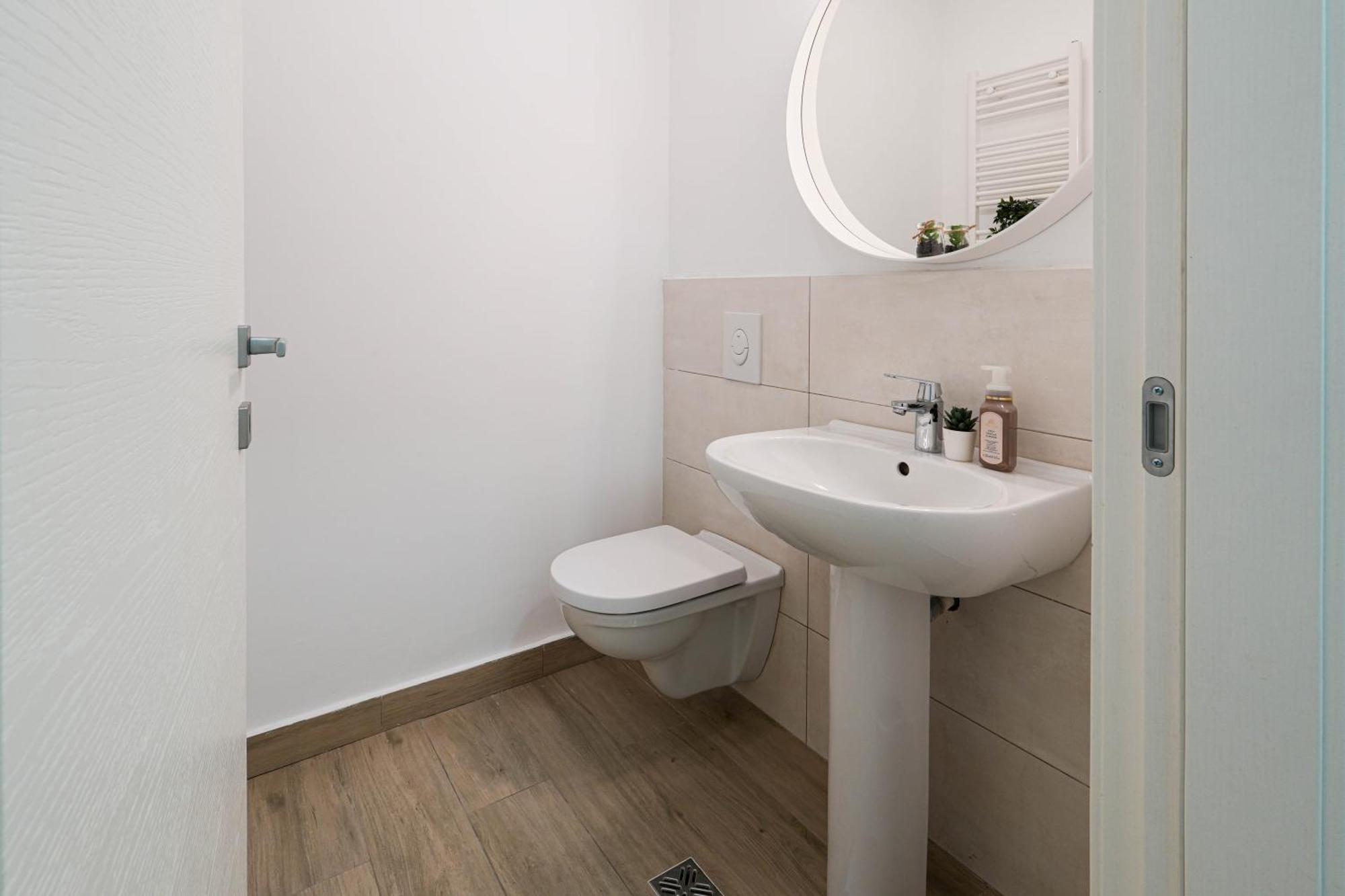 Gabi - Chic Apt With Parking Close To Veranda Mall Бухарест Экстерьер фото